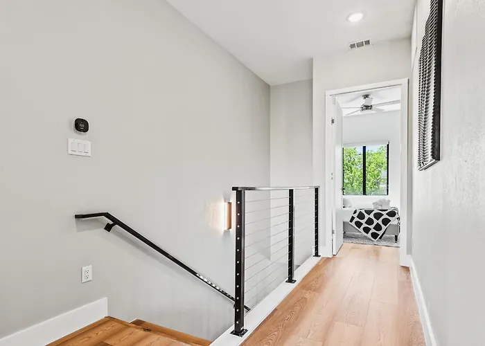 Flawless New Modern Magnolia Townhome Holiday home *