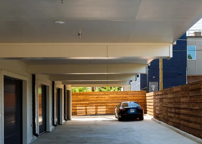 Flawless New Modern Magnolia Townhome Holiday home